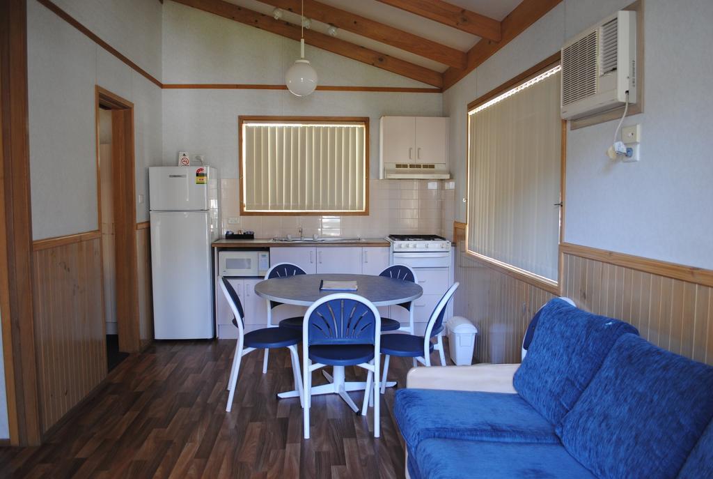 Pleasurelea Tourist Resort & Caravan Park Batemans Bay Room photo